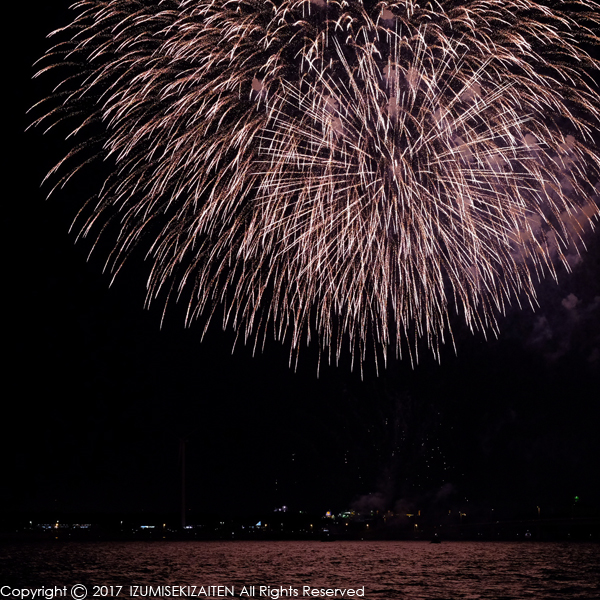 http://izumi-stone.jp/ichigon/item_images/170826hanabi1.JPG