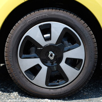twingotire.jpg